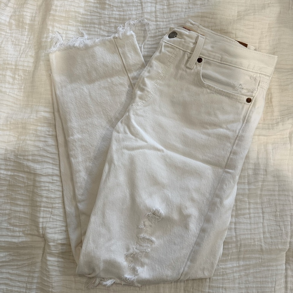 Levi’s Wedgie Straight White Denim Jeans